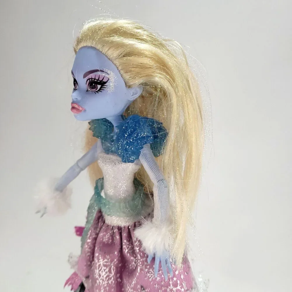 2008 Monster High Ghouls Rule Abbey Bominable Doll Mattel Daughter‎ of Yeti